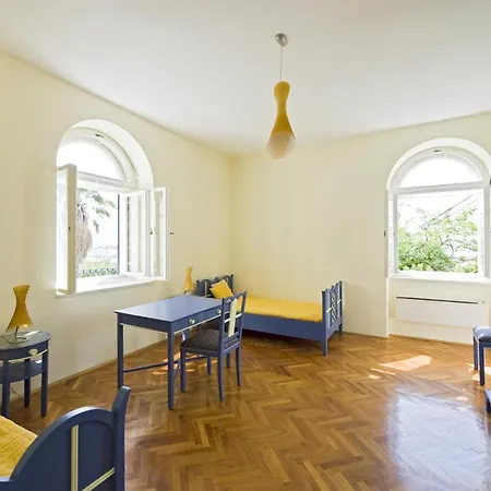 Sleeps 10 Pool Air Con Wifi Vila Split