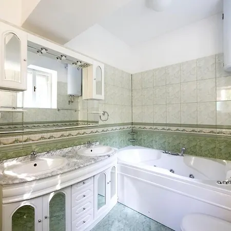 Sleeps 10 Pool Air Con Wifi Vila *