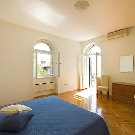Vila Sleeps 10 Pool Air Con Wifi