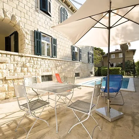 Vila Sleeps 10 Pool Air Con Wifi Split